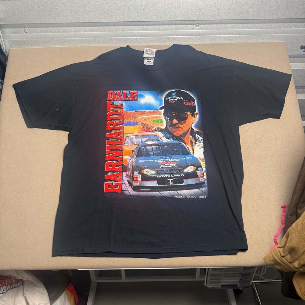 Vintage 2000s Dale Earnhardt NASCAR Goodwrench Service Plus T-Shirt